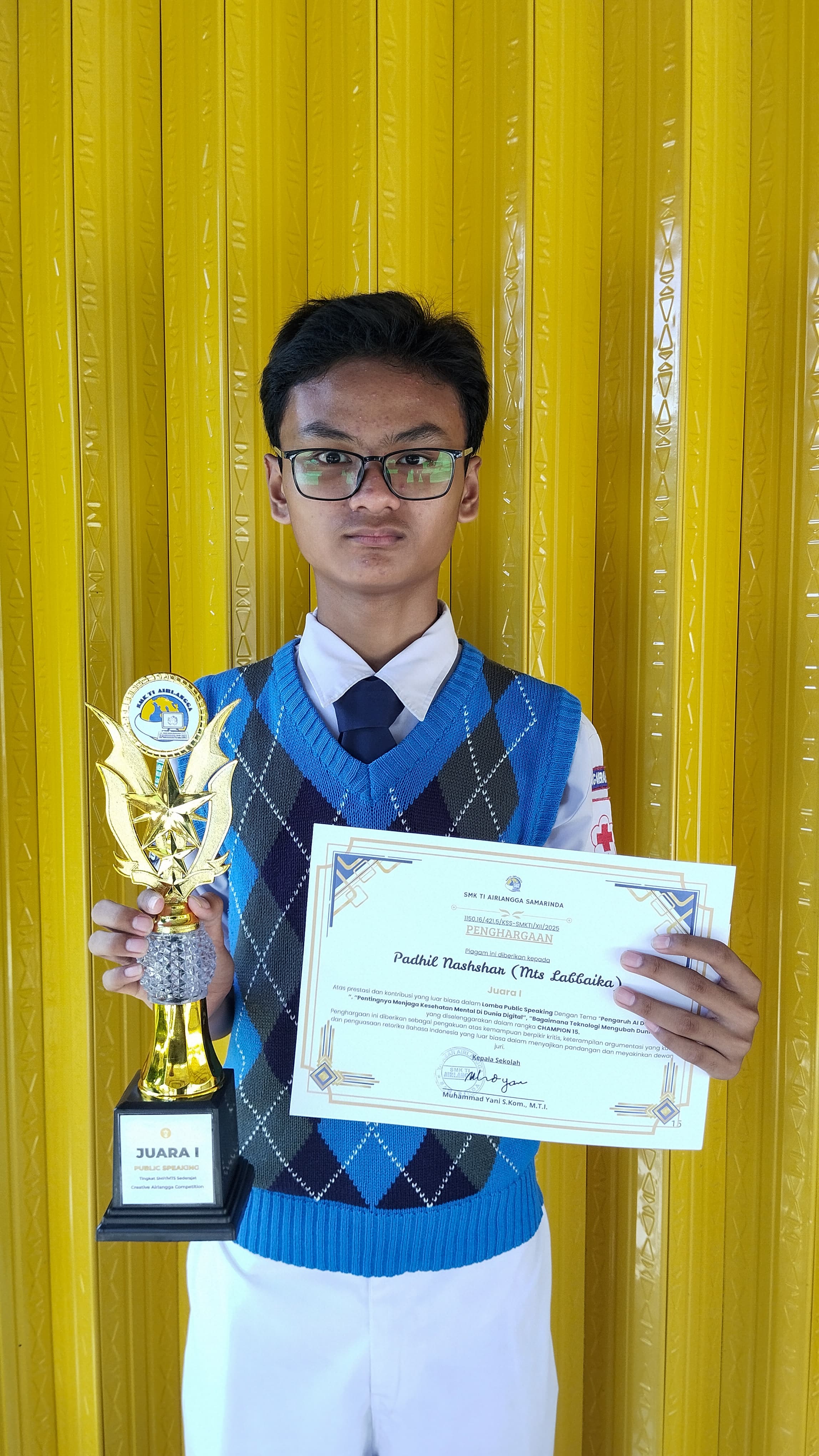 Bukti Juara 1 Public Speaking